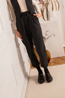 WiDDA WiDDA Damen vegan Hose Willi Mini Kariert Plissiert Schwarz – Produktbild 1 von 1