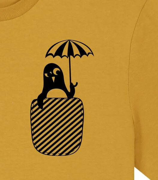 päfjes päfjes Pinguin Paul in Brusttasche mit Schirm - Fair Wear Männer Bio T-Shirt, Gelb, – Produktbild 3 von 4