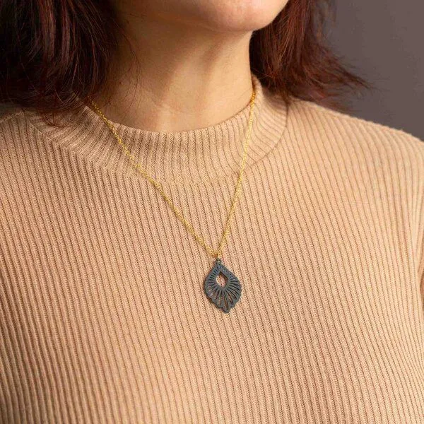 feinformart feinformart Kette mit Holzanhänger 'Mindful', Schwarz, – Produktbild 2 von 4