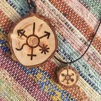 Himal Hemp Himal Hemp allgenderstar by JANA W. Zirbenholz Anhänger Kette – Produktbild 1 von 1