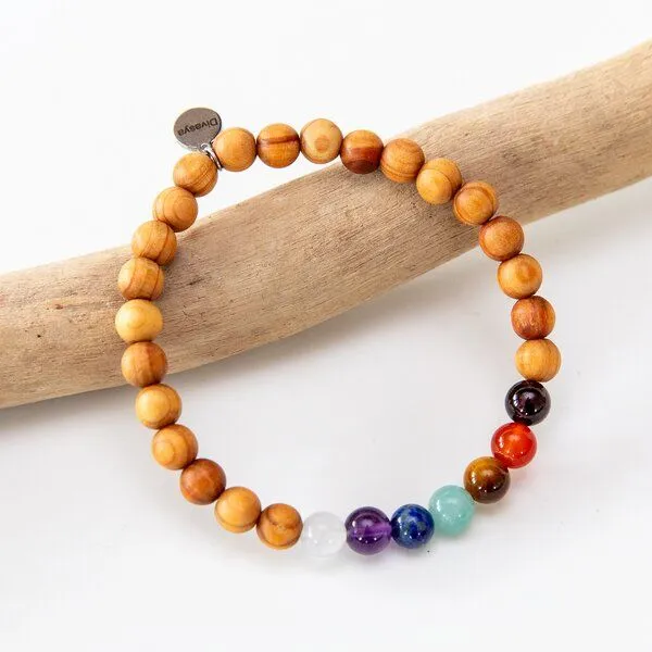 Divasya Divasya Minimalistisches 7 Chakren Armband mit Edelsteinen & Sandelholz – Produktbild 3 von 4