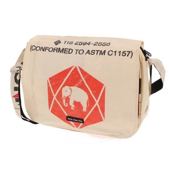 MoreThanHip MoreThanHip Handtasche aus recycelten Zement- oder Tierfuttersäcken Qinisa, Rot - elefant, – Produktbild 4 von 5