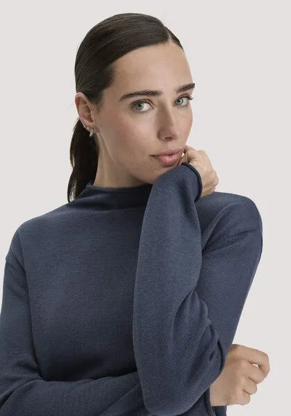 hessnatur hessnatur Strickkleid Relaxed aus TENCEL Lyocell mit Bio-Baumwolle, Graphitblau, – Produktbild 2 von 4