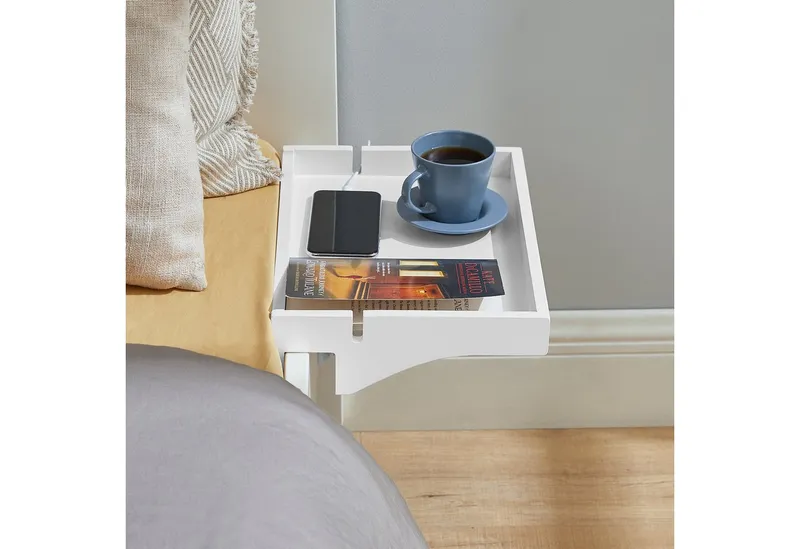 SoBuy Nachttisch NKD01, Klemmregal fürs Bett mit Kabelführung, Bambus, Bettablage mit Kabelführung Regal für Mobiltelefon Fernbedienung, Weiß, – Produktbild 4 von 5