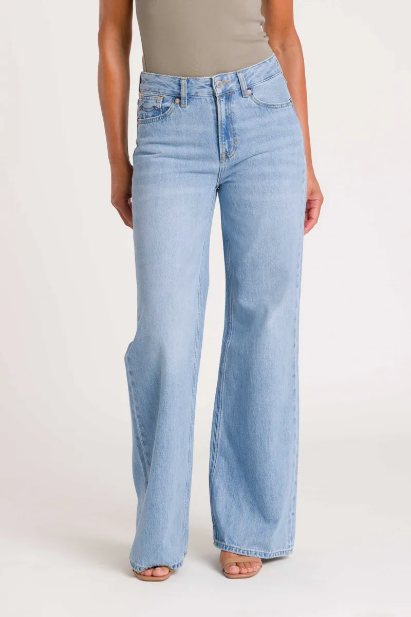 Kings Of Indigo Kings of Indigo Damen vegan Jeans Flare Jane Blau Reef, Hellblau, – Produktbild 1 von 1