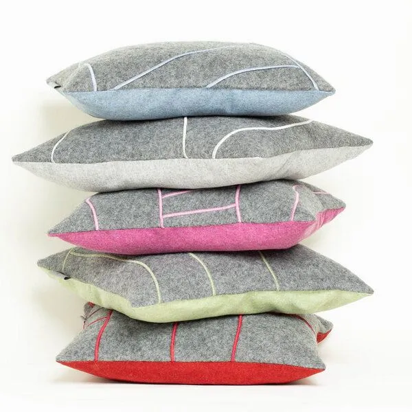 nahtur-design nahtur-design Dekokissen "zero-waste" aus kuscheliger Schurwolle | Unikate, Clara, – Produktbild 3 von 4