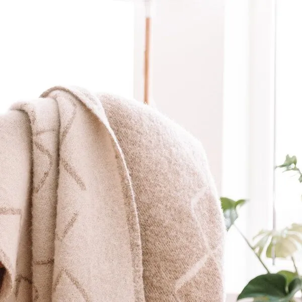 Steppenwolle Steppenwolle Decke GOBI mit Fransen 100% mulesingfreie Schurwolle – Produktbild 4 von 4