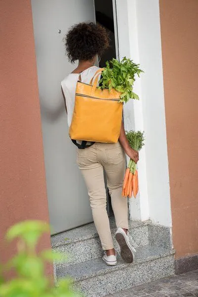Smateria Smateria IKI Momentum veganer Rucksack und Einkaufstasche, Rot, – Produktbild 4 von 4