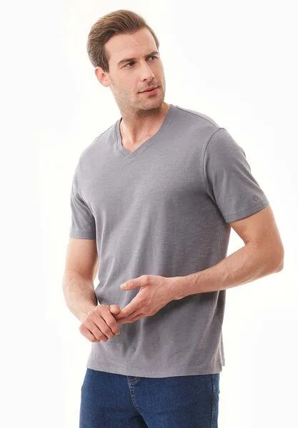 ORGANICATION ORGANICATION Basic T-Shirt aus Bio-Baumwolle mit V-Ausschnitt, Shadow, – Produktbild 3 von 4