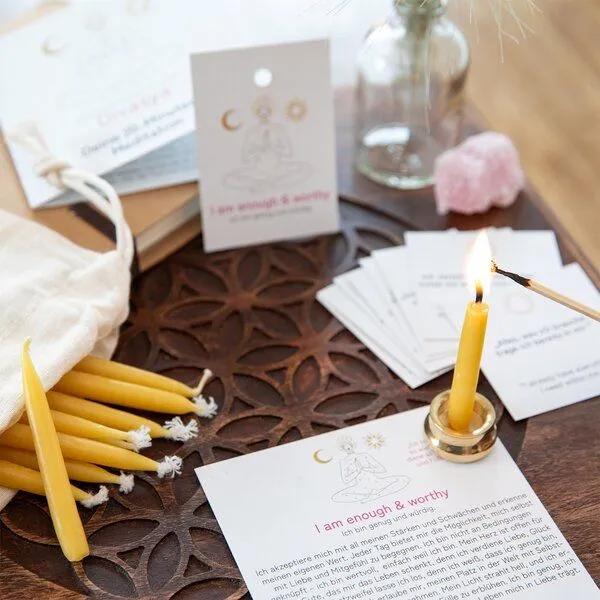 Divasya Divasya Geschenkset | 20-Minuten-Kerzen für Meditation & Achtsamkeit | I am enough & worthy – Produktbild 3 von 4