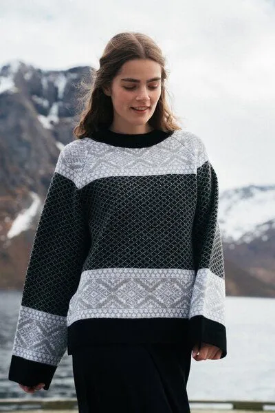 Kopyto Kopyto DACHS RWS – Damen-Wollpullover mit Beskiden-Muster, Schwarz-weiss, – Produktbild 3 von 4