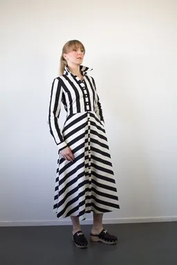 Skrabak Skrabak Hemdkleid Alexandra mit Blockstreifen aus Bio-Baumwolle – Produktbild 1 von 1