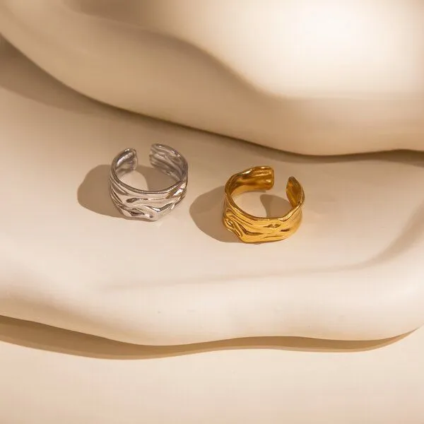 ELEKTROPULLI ELEKTROPULLI Größenverstellbarer Structure Ring, Silber, – Produktbild 1 von 3