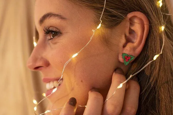 BeWooden BeWooden Ohrstecker mit Holzdetails | Motiv Weihnachten – Produktbild 8 von 8