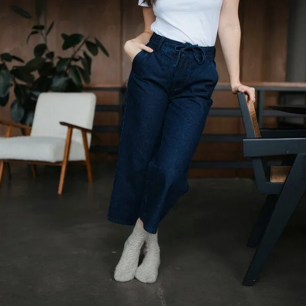 NORDLICHT NORDLICHT Damen Hose LYKKE aus fester Bio-Baumwolle, Blau (denim), – Produktbild 2 von 4