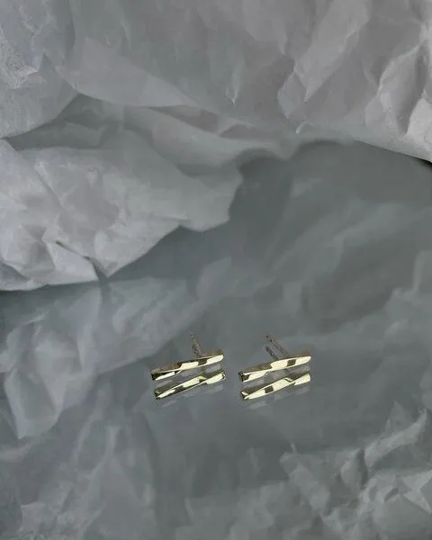 noemvri fashion label noemvri fashion label twisted Ohrstecker Hugo, Gold, – Produktbild 1 von 4