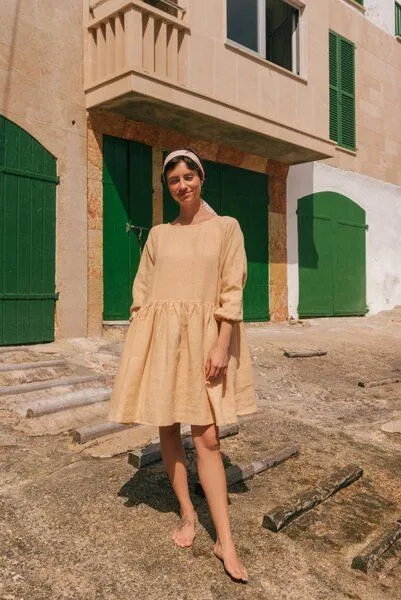 AmourLinen AmourLinen Sofia Kleid aus Leinen in Midilänge, Senf, – Produktbild 3 von 4