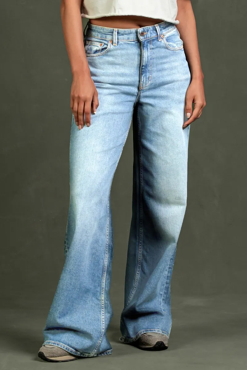 Kuyichi Kuyichi Damen vegan Jeans Harper Wide Leg Revintaged Blau, Hellblau, – Produktbild 2 von 2
