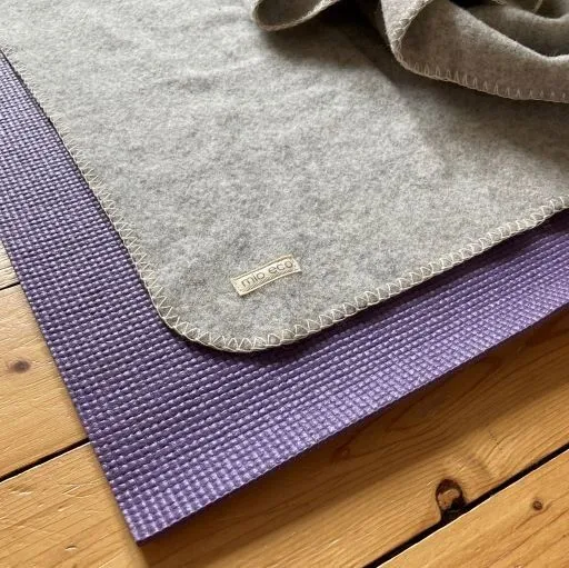 mio eco mio eco Yoga Mattenauflage Elbwolle, Grau, – Produktbild 4 von 4