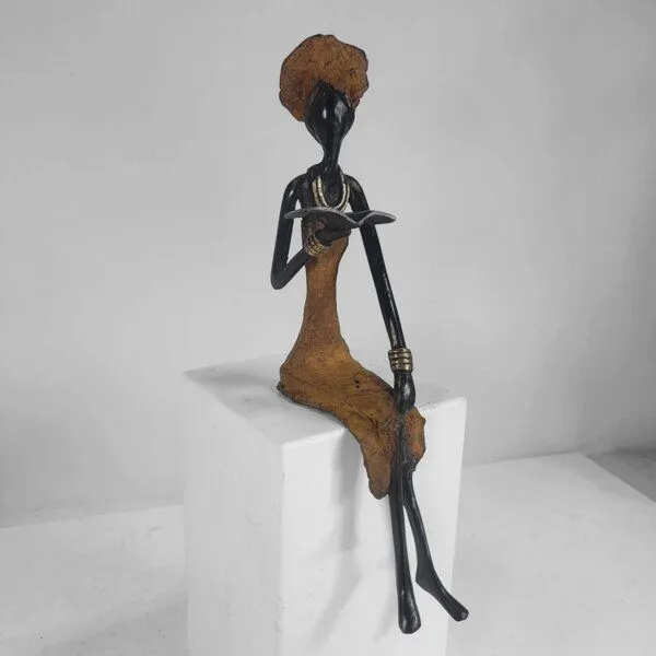 Moogoo Creative Africa Moogoo Creative Africa Bronze-Skulptur "Lesende Frau" 25 cm, Braun, – Produktbild 3 von 3