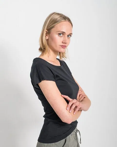Alma & Lovis Alma & Lovis T-Shirt aus Bio-Baumwolle | Short Pure, Schwarz, – Produktbild 3 von 4