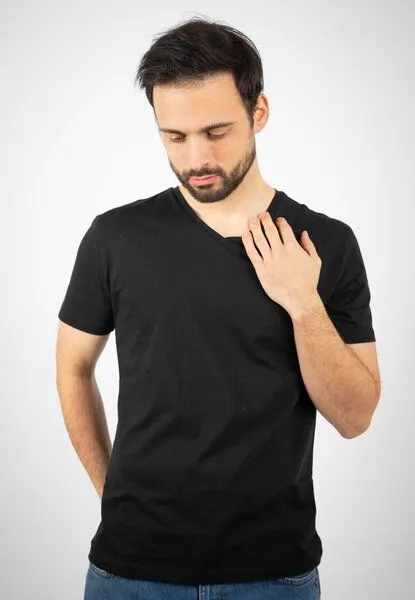 TORLAND TORLAND Herren T-Shirt mit V- Ausschnitt PRESENTER, Schwarz (black), – Produktbild 1 von 4