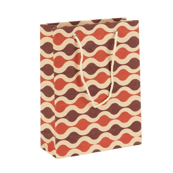 El Puente El Puente "Red Waves" Geschenktüte aus Jute-Papier in Rot | Fair Trade & Handmade aus Bangladesch, Natur, – Produktbild 1 von 1