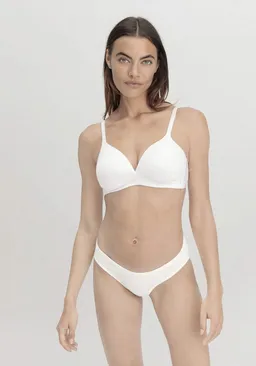 hessnatur hessnatur Triangel-BH bügellos aus TENCEL™ Modal (1-tlg) – Produktbild 1 von 1