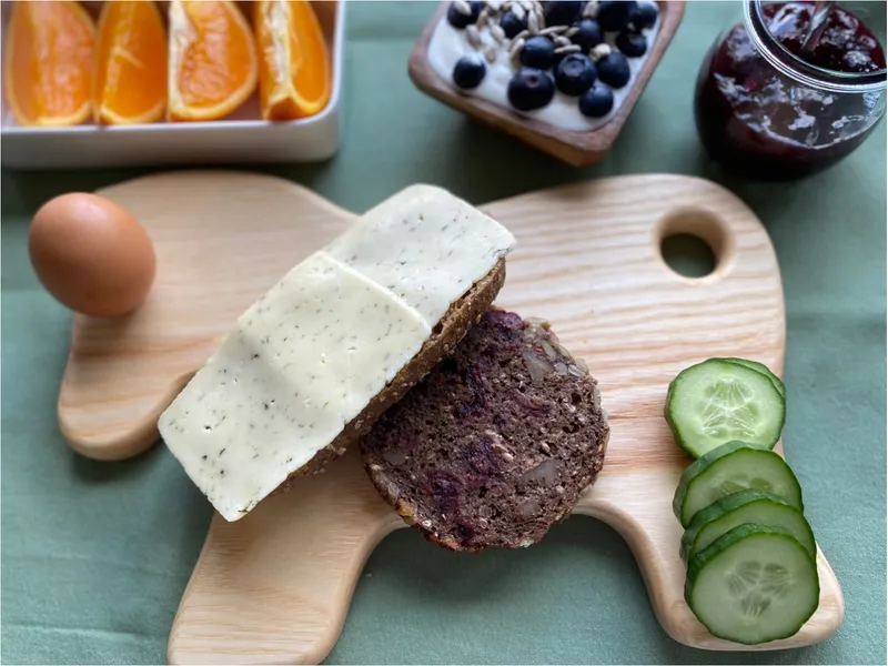 Sternengasse Sternengasse Kinder Frühstücksbrettchen aus Eschenholz Pferd, bio geölt Maße 28 x 19,5 x 2 cm – Produktbild 2 von 2
