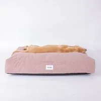 Caruso Conscious Pet Supply Caruso Conscious Pet Supply Hundebett - Teddy Rosa - aus Upcycling- und Recyclingmaterial – Produktbild 1 von 1