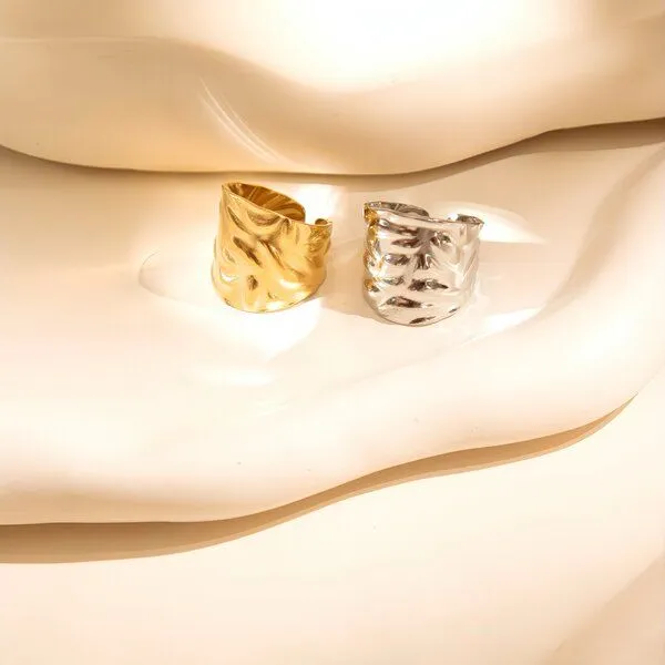 ELEKTROPULLI Elektropulli Größenverstellbarer Swing Structure Ring, 2 cm breit, Gold, – Produktbild 4 von 4