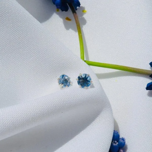 pakilia pakilia Silber Ohrstecker Steinchen Fair-Trade und handmade, Hellblau, – Produktbild 1 von 4