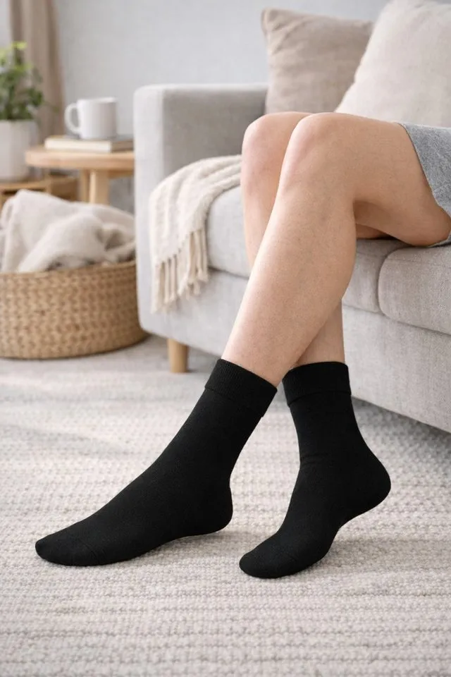 NERS Basicsocken aus Bambus Damen & Herren, ohne Naht im Zehenbereich, Komfortbund (Spar-Set, 9-Paar, verstärkte Verse) Premium Bambussocken Atmungsaktiv & Weich, mit Geschenkbox, Schwarz, – Produktbild 4 von 5