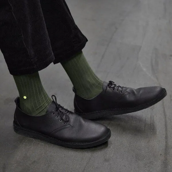 wysf. | what you stand for. wysf. | what you stand for. Socken, Rippenstrick mit Knopf, Bio-Baumwoll-Mix, Grün (dunkelgrün), – Produktbild 3 von 4