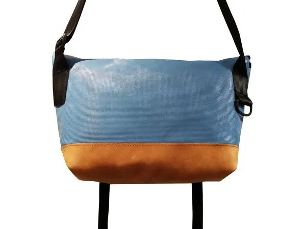 Leonca Leonca Messenger Bag aus Turnmatte & Lederboden oder Lederdeckel, Turnmatte & lederboden, – Produktbild 3 von 4