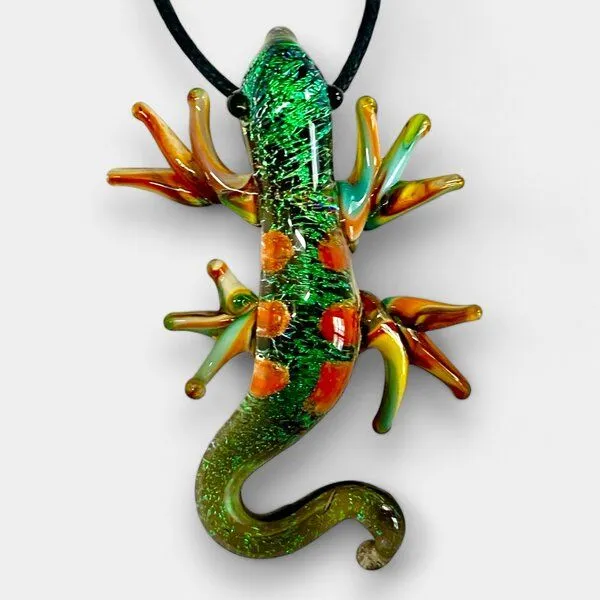 Der Lindwurm Der Lindwurm Kette mit Glasanhänger in Tierform, Grün, – Produktbild 1 von 5