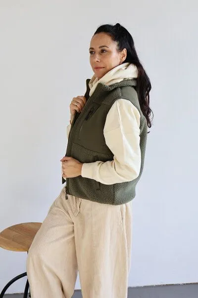 Kultgut Kultgut New Recycling Generation - Kuschelige Sherpa Fleeceweste / With Love, Naturgrün, – Produktbild 3 von 7