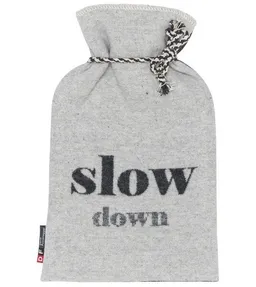 david fussenegger David Fussenegger SILVRETTA Wärmflasche mit Bezug “slow down” 2 Liter – Produktbild 1 von 1