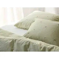 Yumeko Kissenbezug Botanical "Yumeko" aus Baumwollsatin, Light olive, – Produktbild 1 von 1