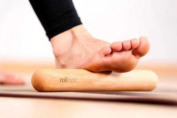 rollholz rollholz Minirolle - die Faszien- und Massagerolle aus Holz – Produktbild 5 von 6