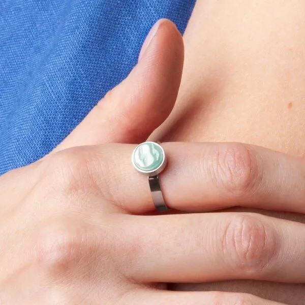 ALEXASCHA ALEXASCHA Größenverstellbarer Ring mit Stein, Minzgrün, – Produktbild 3 von 4
