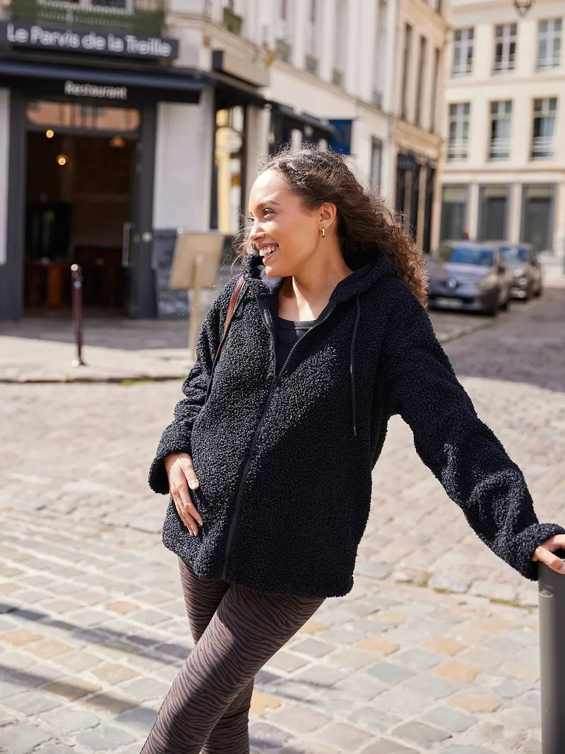 Envie De Fraise Kuschelige Tragejacke für Schwangerschaft und Elternzeit ENVIE DE FRAISE, Schwarz, – Produktbild 2 von 4