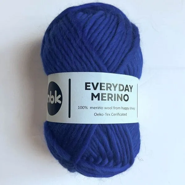 PANAPUFA PANAPUFA Merino-Seidengarn Wolle, Sapphire blau, – Produktbild 1 von 2