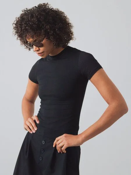 Honest Basics Honest Basics Damen Slim Fit T-Shirt aus Bio- und recycelter Baumwolle, Whale, – Produktbild 3 von 4