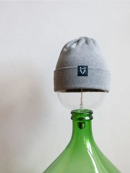 VEROIKON VEROIKON Merino-Beanies Fuchsbau, Hellgrau, – Produktbild 1 von 1