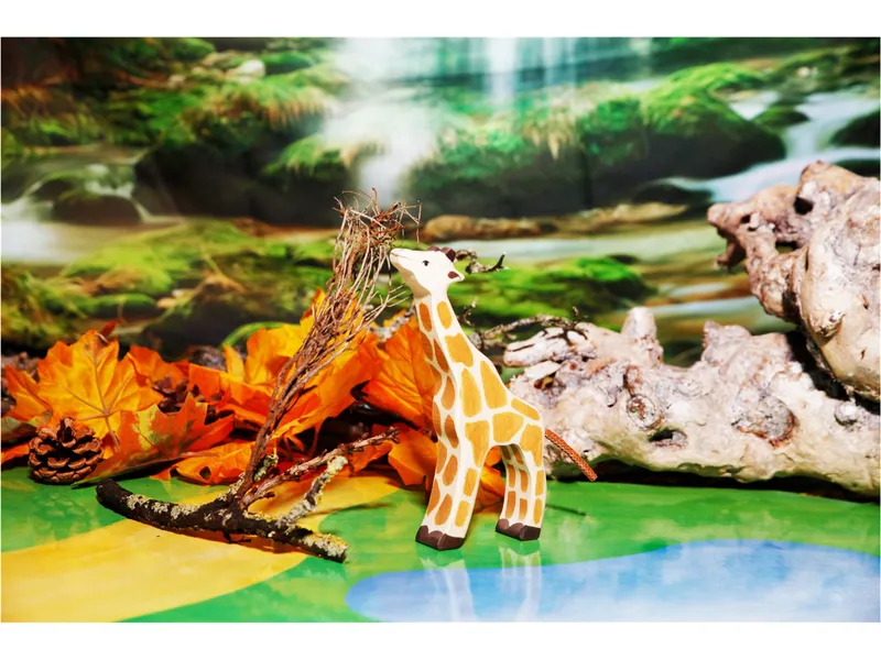 Holztiger Holztiger Holzfigur "Giraffe klein, fressend" Abenteuer Wildnis Maße 10,5 x 2,3 x 16,5 cm, Natur, braun, mehrfarbig, – Produktbild 2 von 2
