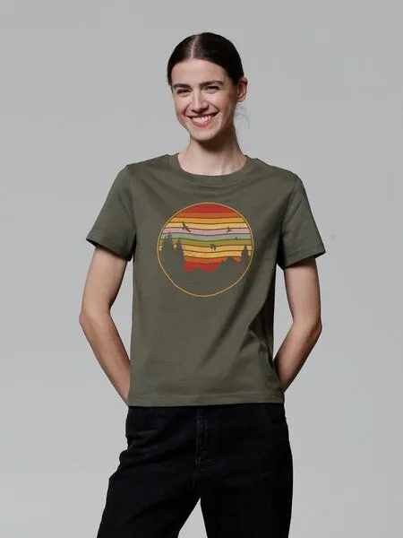 watapparel watapparel T-Shirt Frauen Sunset Berge & Tannen, Khaki, – Produktbild 2 von 3