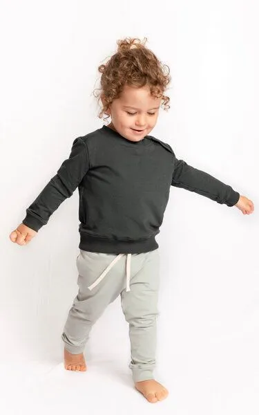 M23 M23 Kinder Sweater aus Biobaumwolle, Modell "Charlie", Blau, – Produktbild 5 von 5