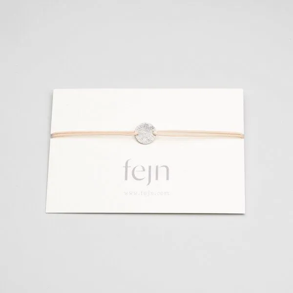 fejn jewelry fejn jewelry Armband 'satin disc' mit farbigen Textilband, Silber, – Produktbild 3 von 8