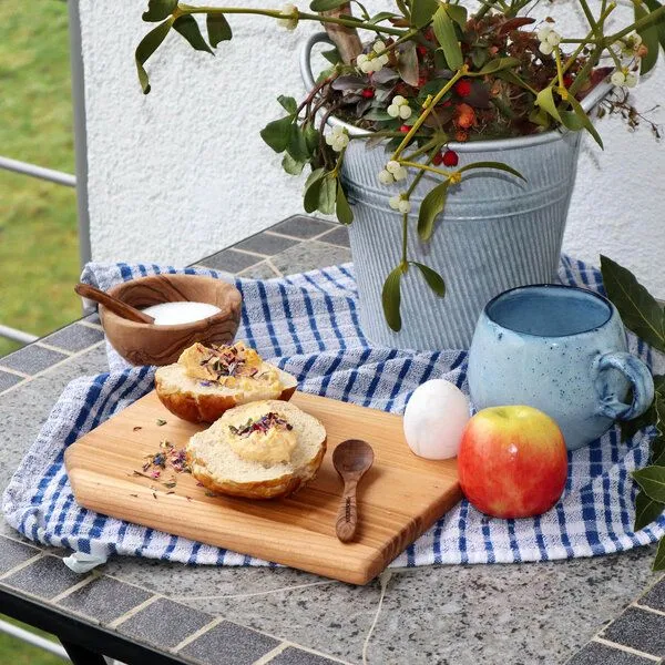 NATUREHOME NATUREHOME Schneidebrett Frühstücksbrett Holz Massiv mit Eierbecher – Produktbild 3 von 5